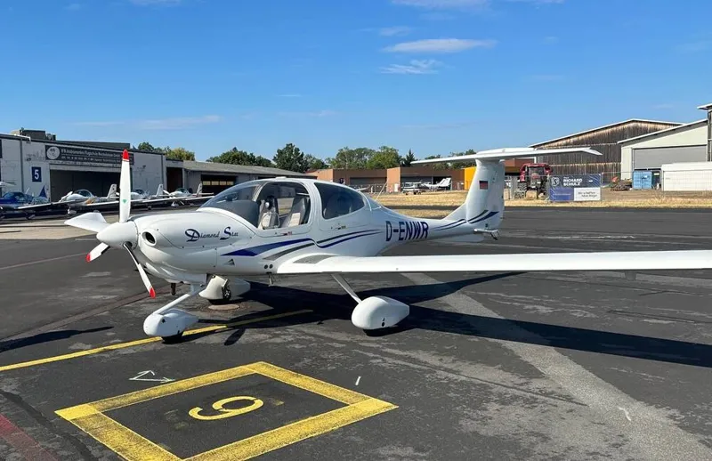 2001 Diamond DA40-180 Star
