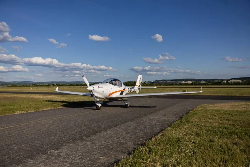 2018 Aquila A-211 AT01-100 21