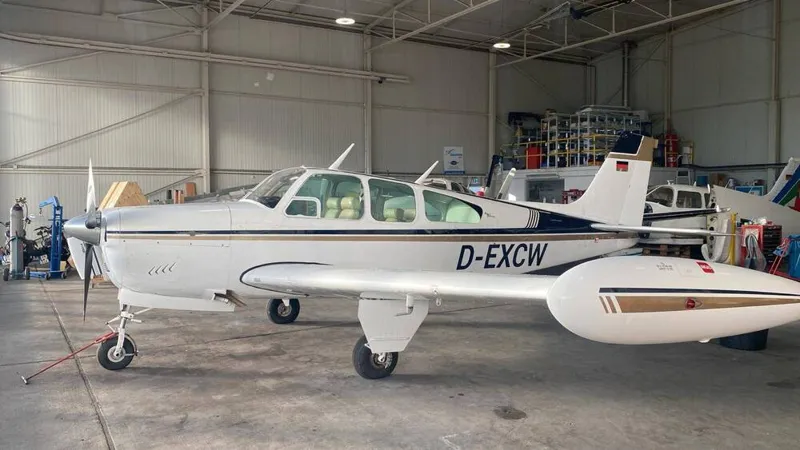Beechcraft Debonair 33