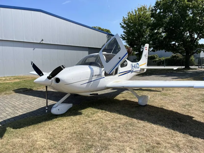 2005 Cirrus SR20 G2