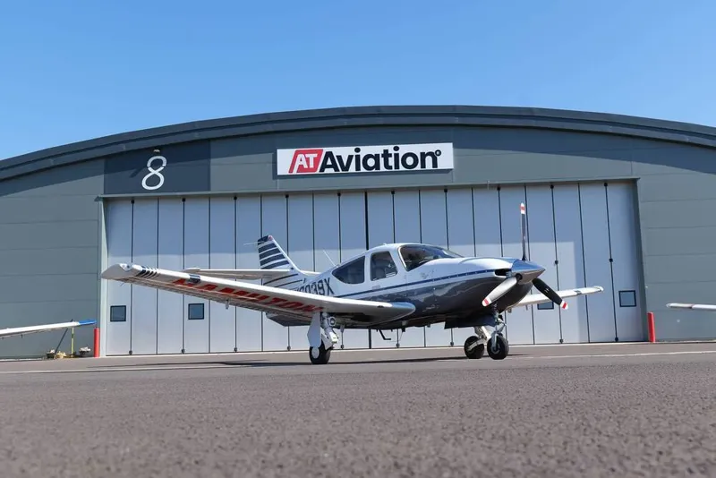 1995 Commander Commander 114B