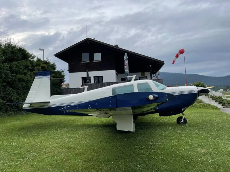 1977 Mooney M20J 201