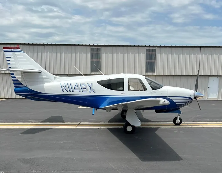 1992 Commander Commander 114B