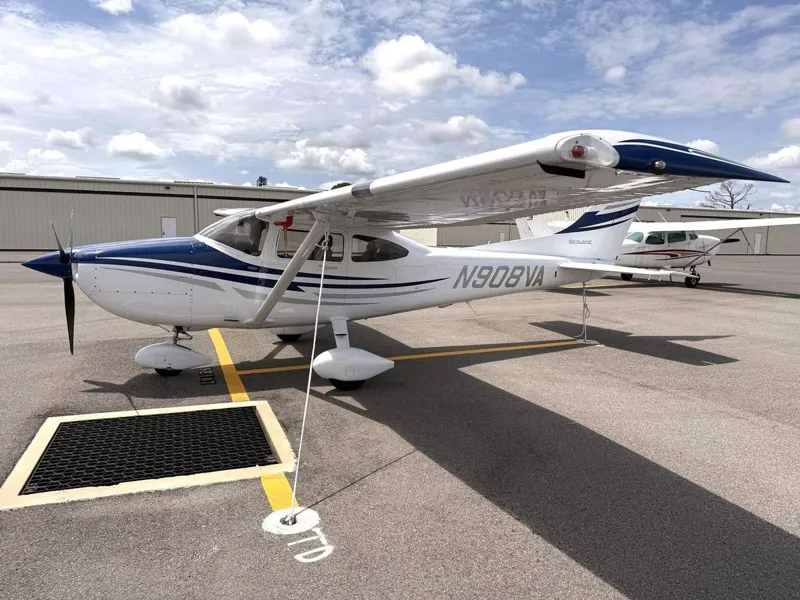 2005 Cessna 182T for sale