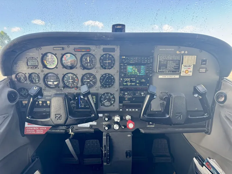 1999 Cessna 172S for sale
