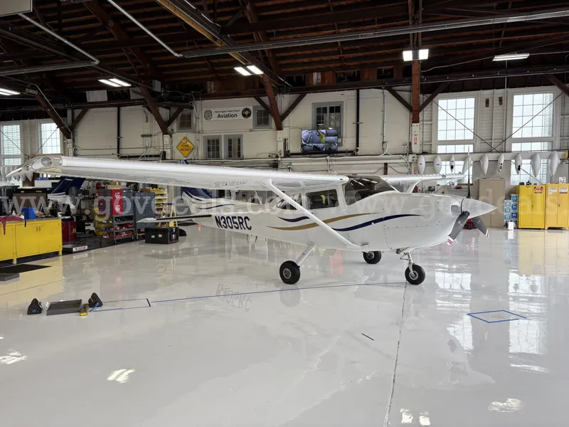 2001 Cessna 182T for sale