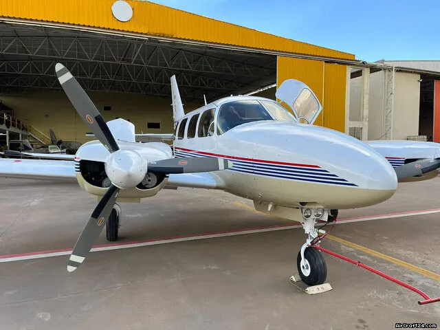 1975 Piper Navajo - PA-31-325