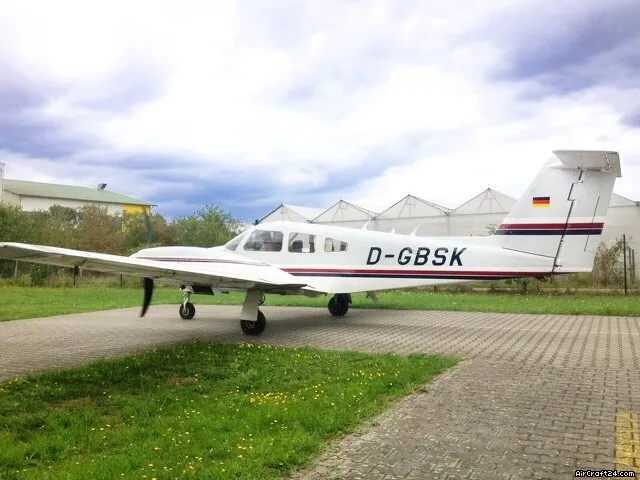 1981 Piper PA-44-180T Turbo Seminole