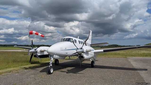 1994 Beechcraft C90B