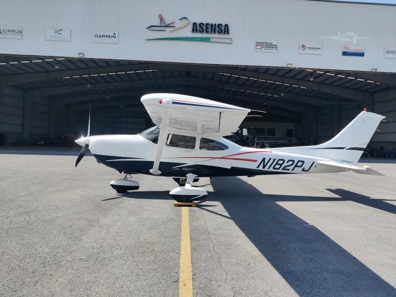 1998 Cessna 182S for sale