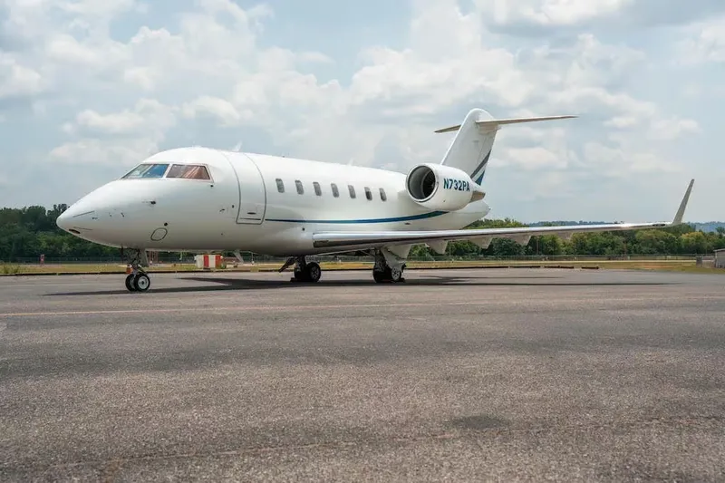 2013 Bombardier Challenger 605 for sale