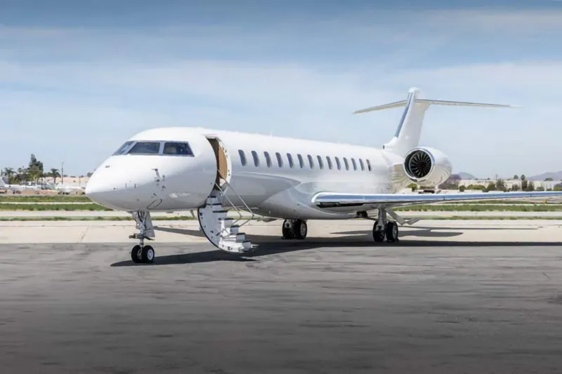 Bombardier Global 8000