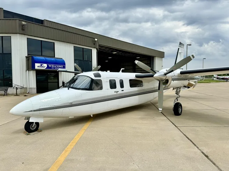 Commander 690A