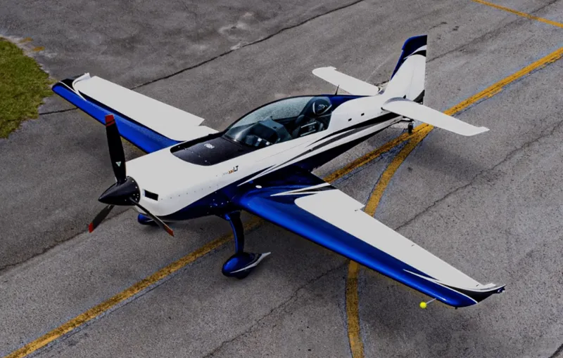 Extra 330