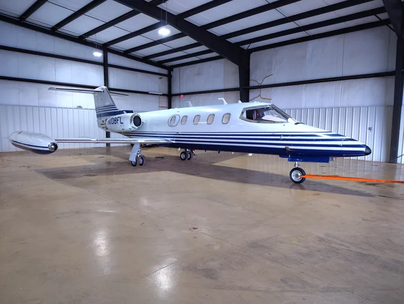 Learjet 25